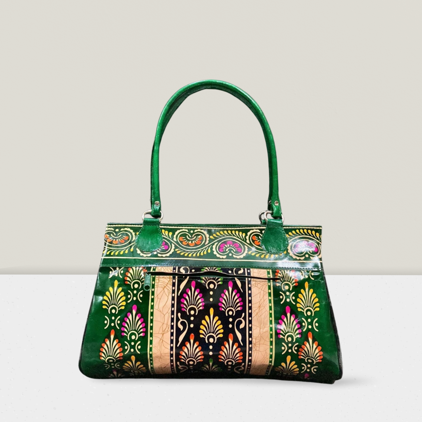 Shantiniketan_Big_Size_Chata_Umbrella_Bag__Batic_Design__With_Ring_0001
